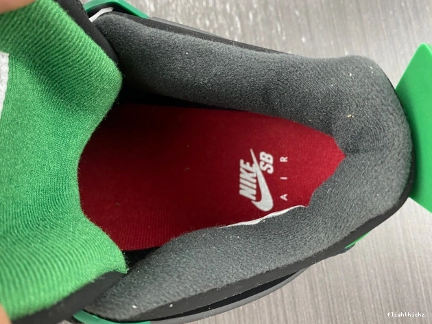 Retro 4 Jordan DR5415-030 SB 0813
